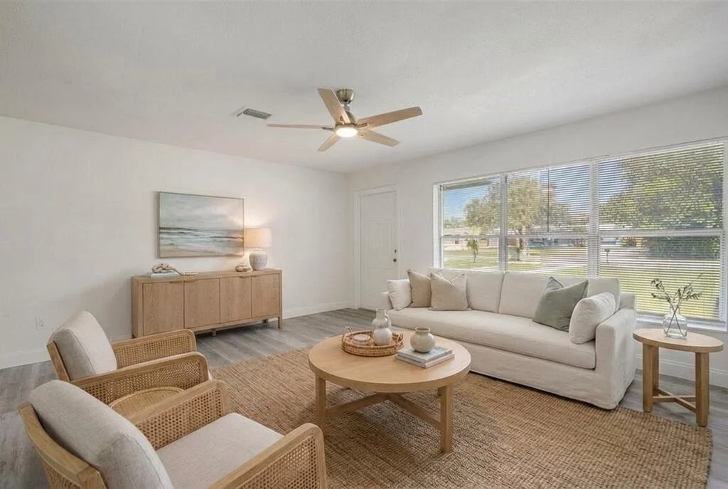 Photo of 911 SE Dolphin Drive
