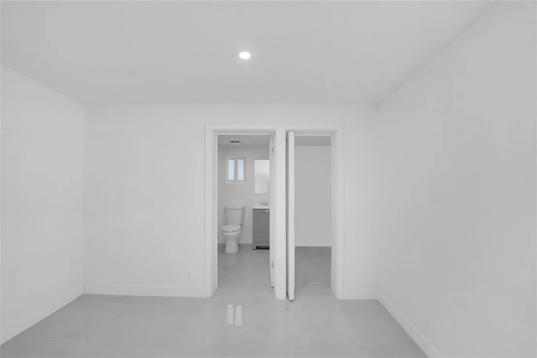 Photo of 2396 Service Road