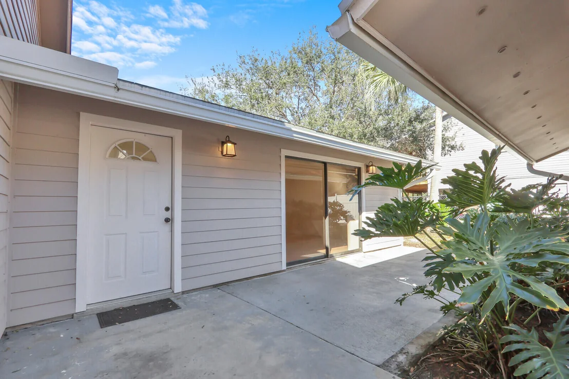 Photo of 8074 SE River Lane