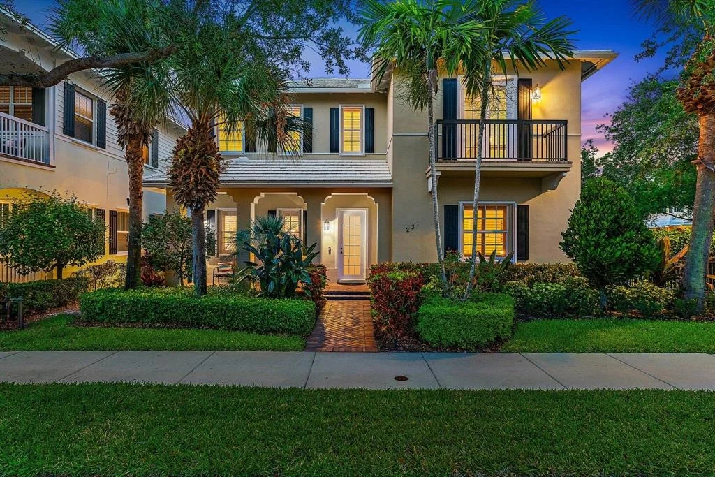 Photo of 231 W Bay Cedar Circle