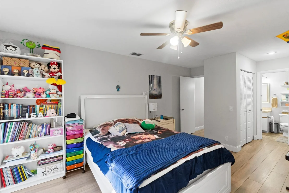 Photo of 2177 Montpeliar