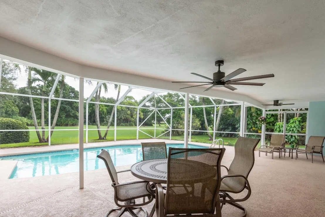 Photo of 2811 SE Fairway W