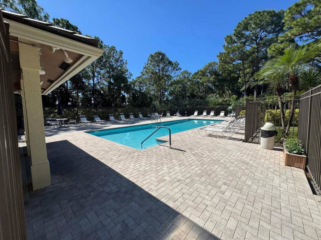 Photo of 2705 Pointe Circle