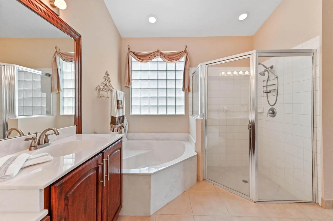Photo of 9520 Lago Drive