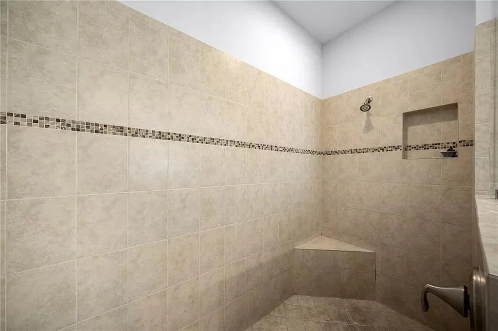 Photo of 4247 DIAMOND Square