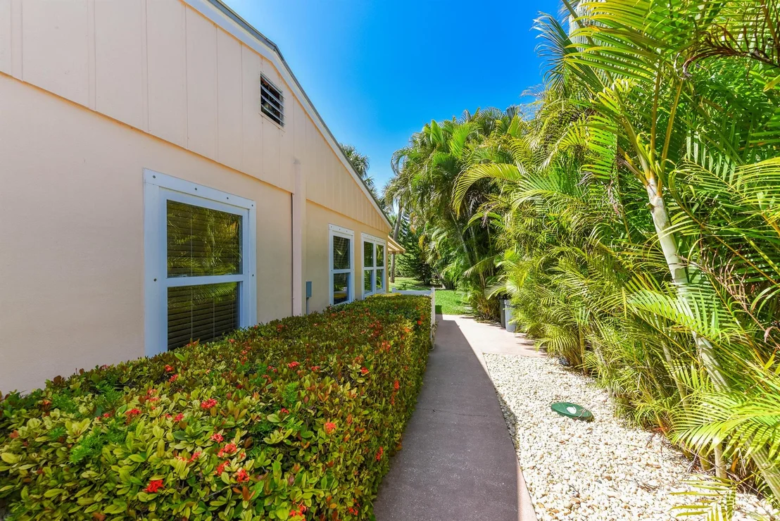 Photo of 1116 NE Oceanview Circle