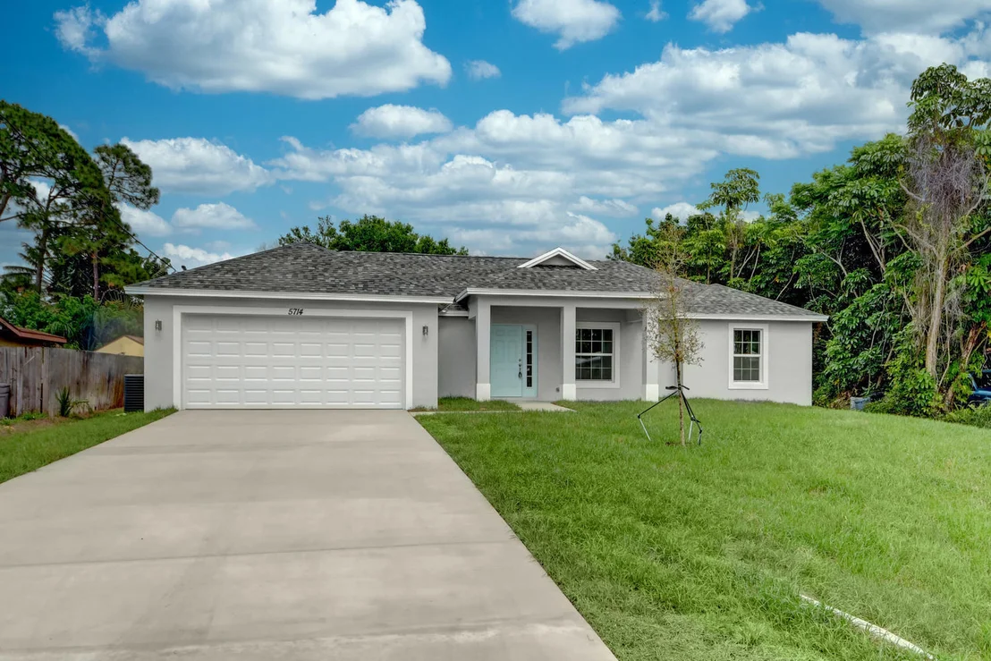 Photo of 5714 Sunset Boulevard