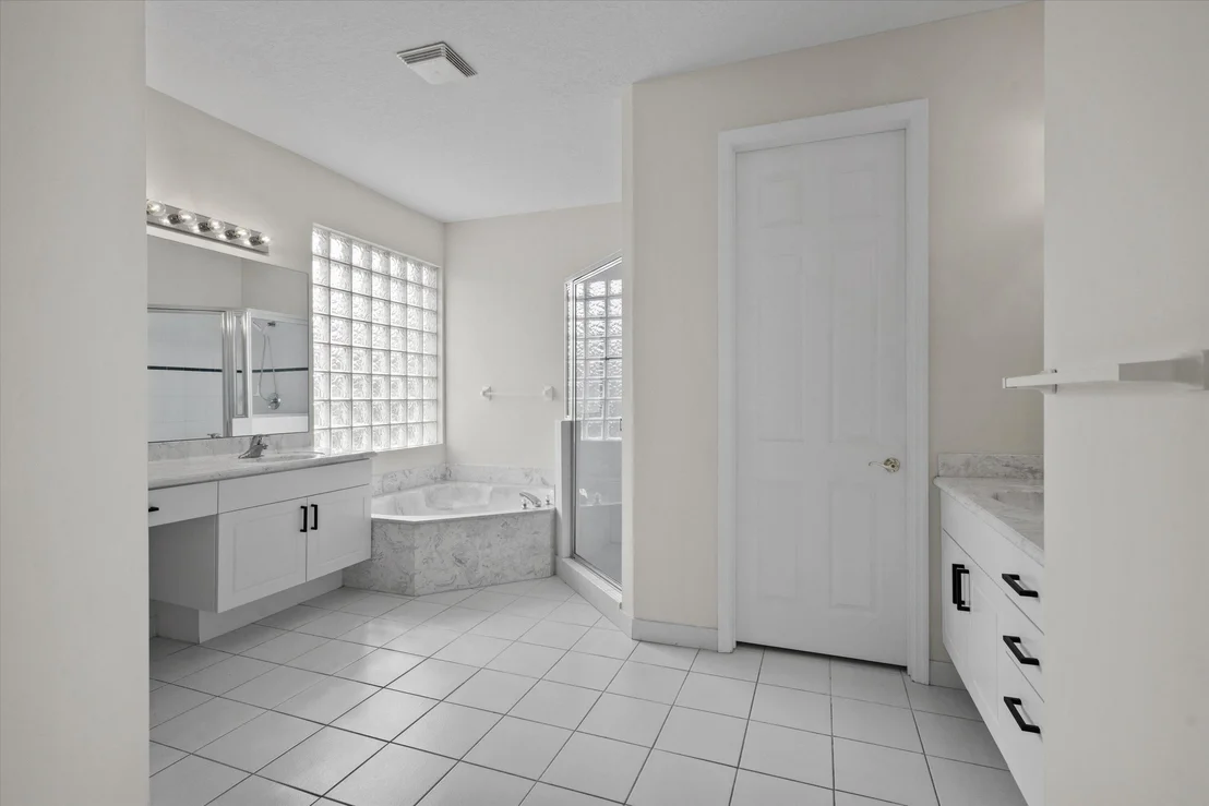 Photo of 1215 Creekside Drive