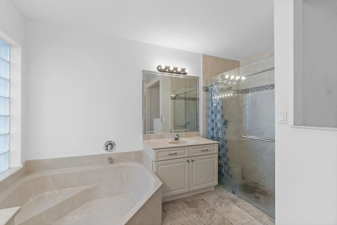 Photo of 3526 Chesapeake Circle