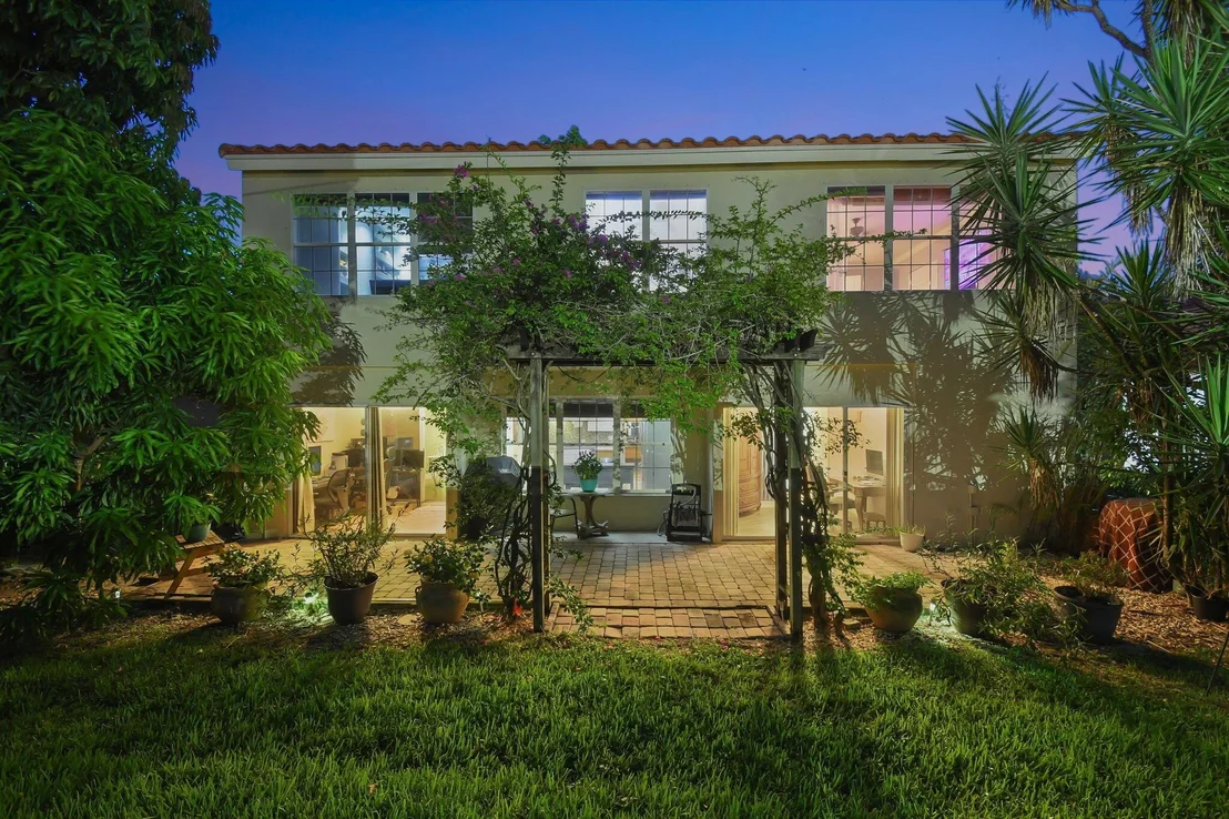 Photo of 5565 American Circle