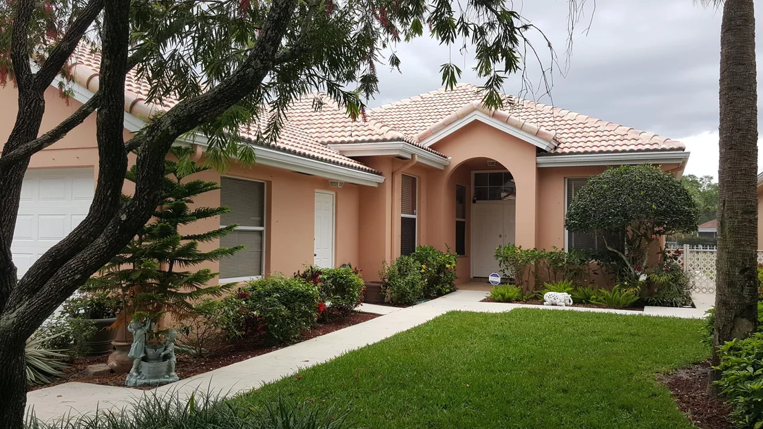 Photo of 165 S Hampton Drive
