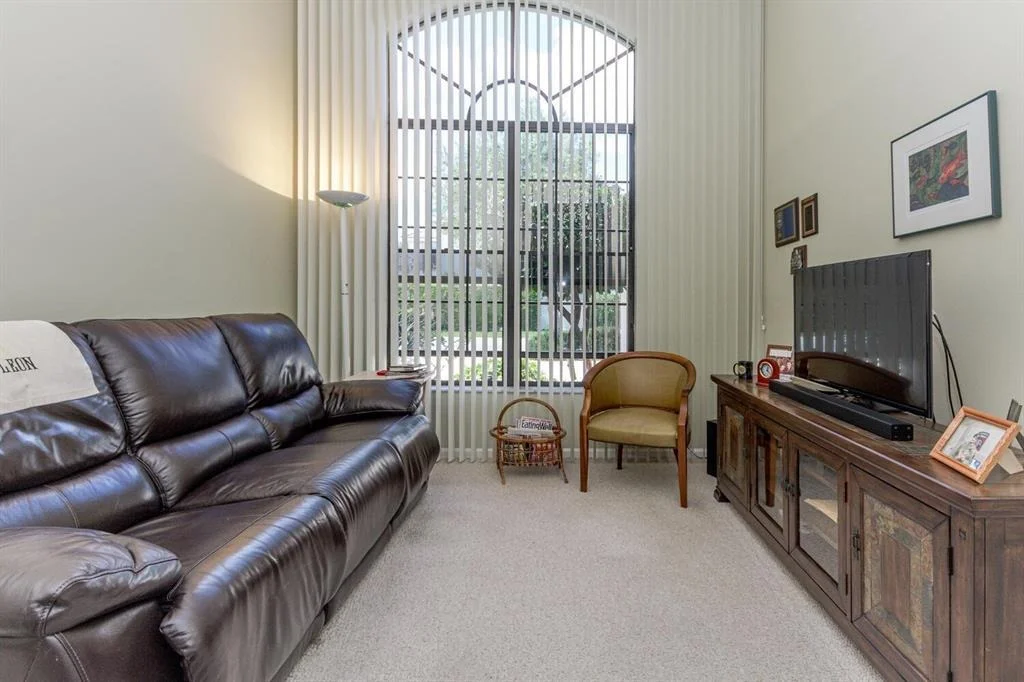 Photo of 10176 Lexington Circle N