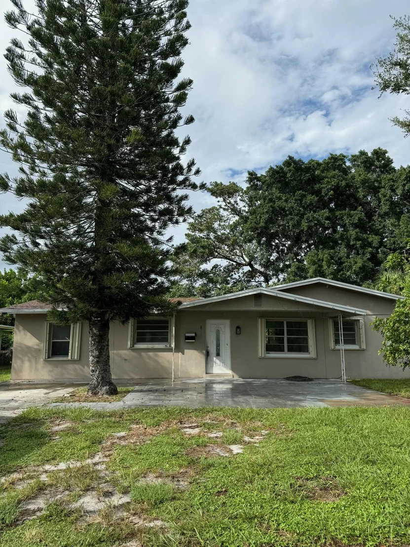 Photo of 913 SE 10th Street