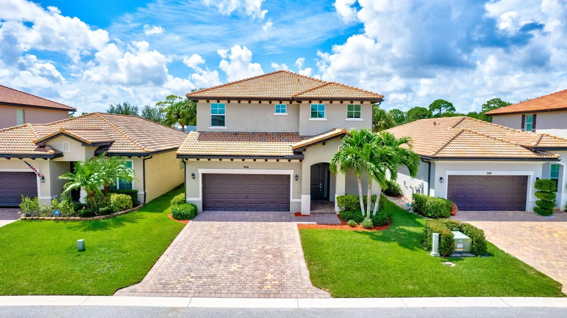 Photo of 6873 Langdon Way