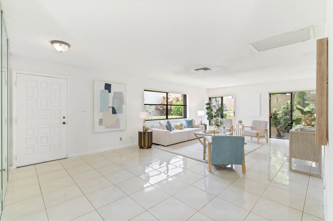 Photo of 3579 Commodore Circle
