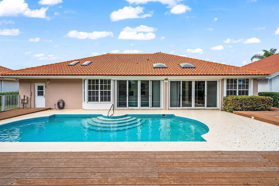 Photo of 230 Eagleton Estate Boulevard