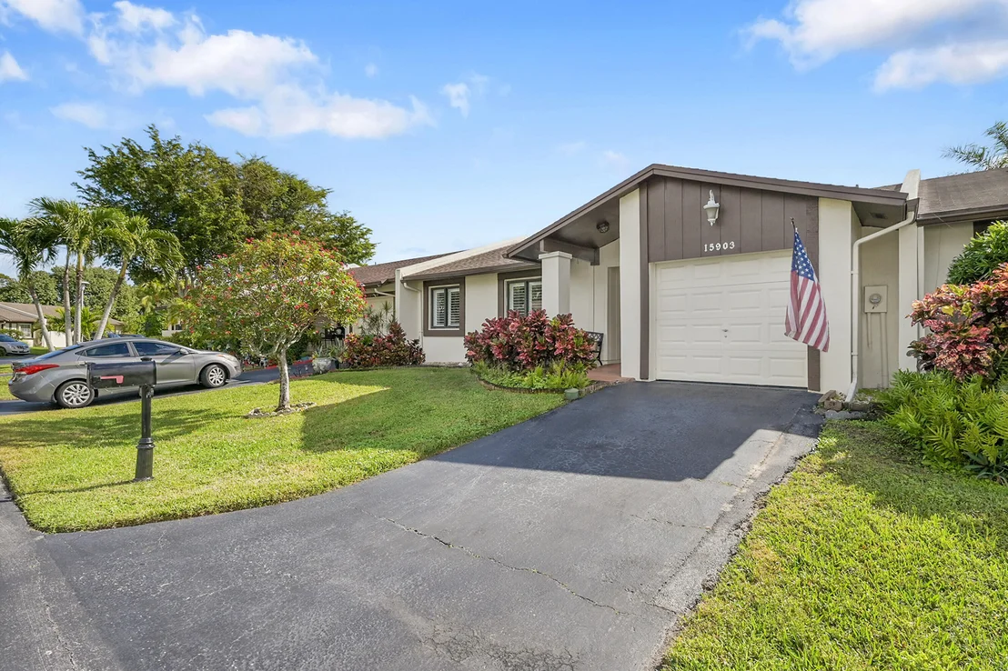 Photo of 15903 Laurel Oak Circle