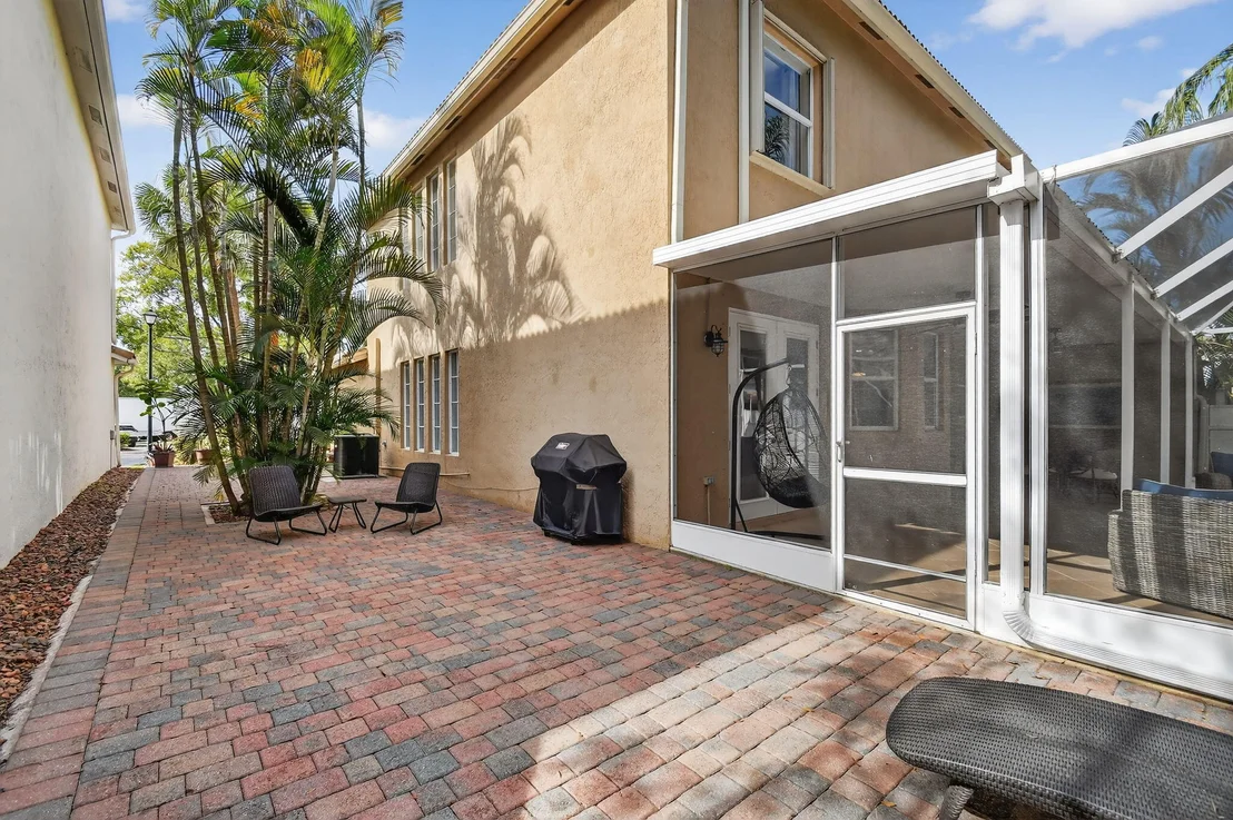 Photo of 1605 E Classical Boulevard