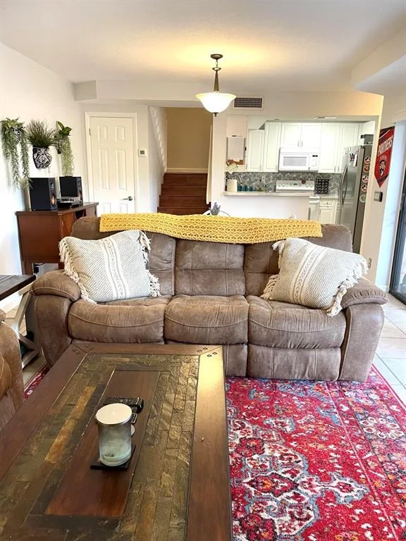 Photo of Unit B at 8171 Thames B Boulevard