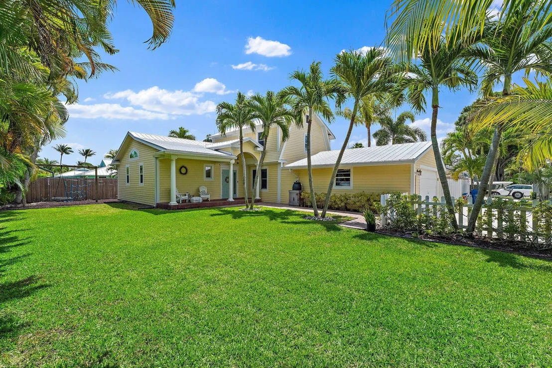 Photo of 715 Warren Drive