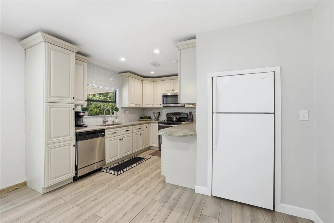 Photo of 583 NW 12th Terrace
