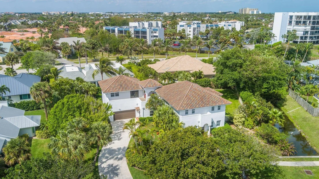 Photo of 141 Rotunda Drive