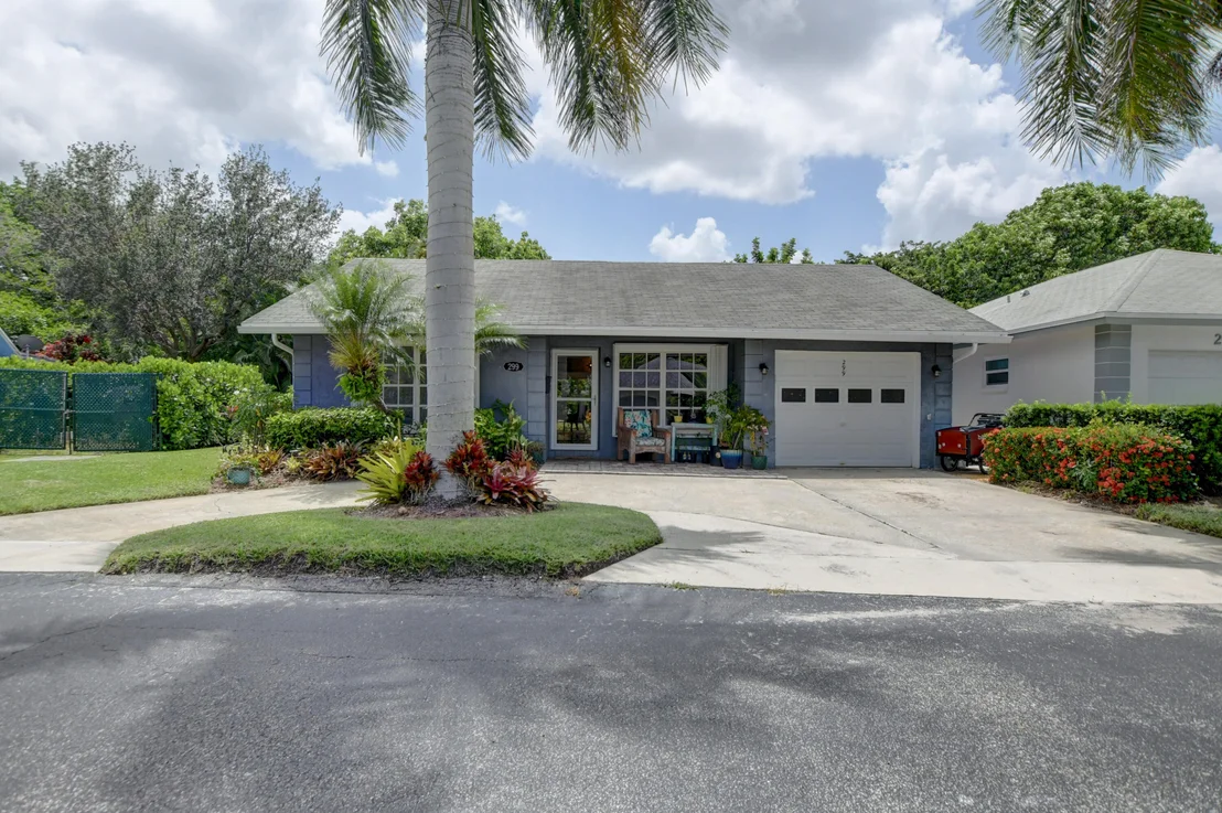 Photo of 299 Del Rio Boulevard