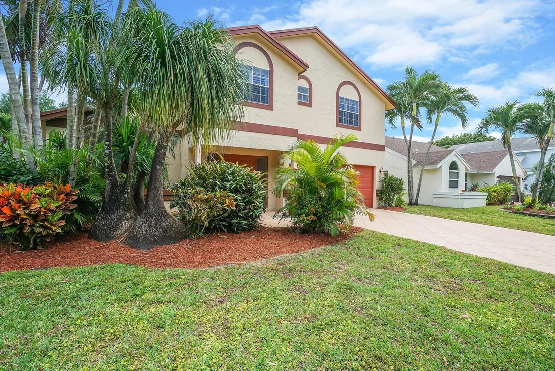 Photo of 1836 Edgewater Drive