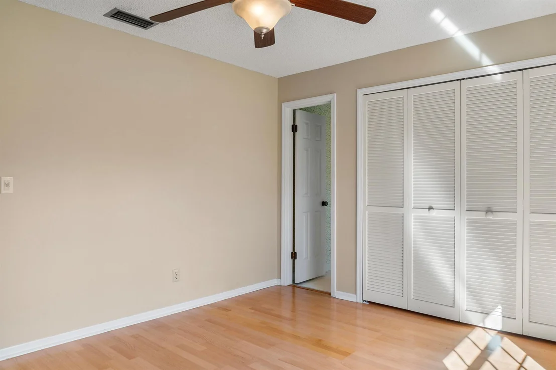Photo of 2105 15th Lane