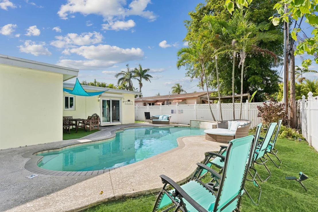 Photo of 718 NW 9th Avenue