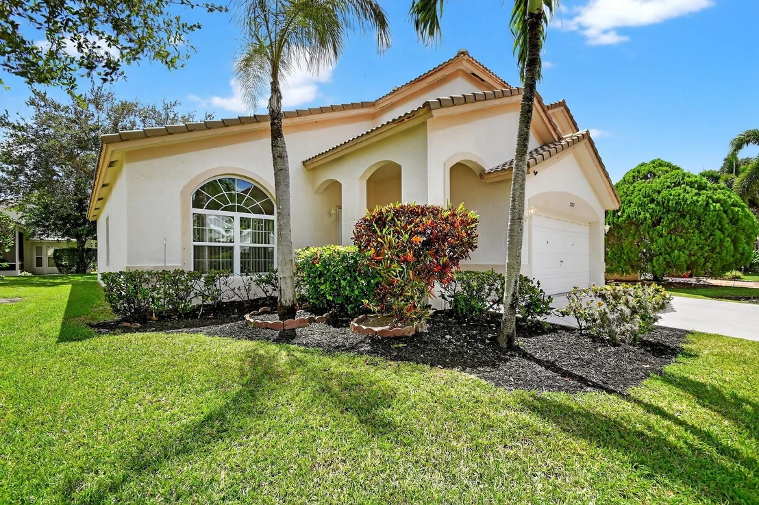 Photo of 2707 Pointe Circle
