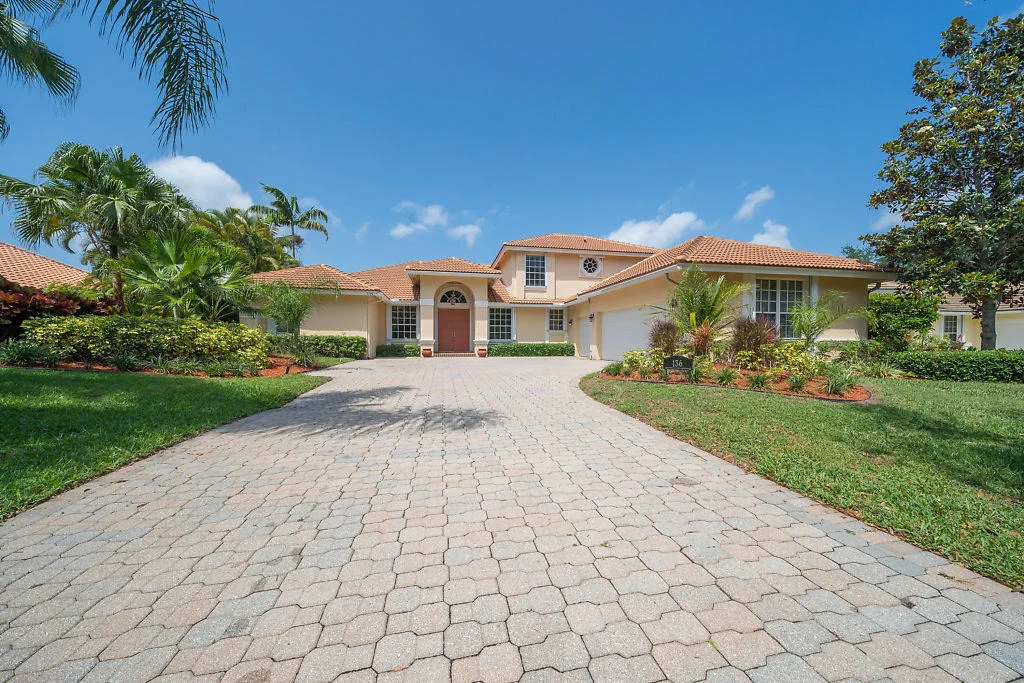 Photo of 136 N River Drive E