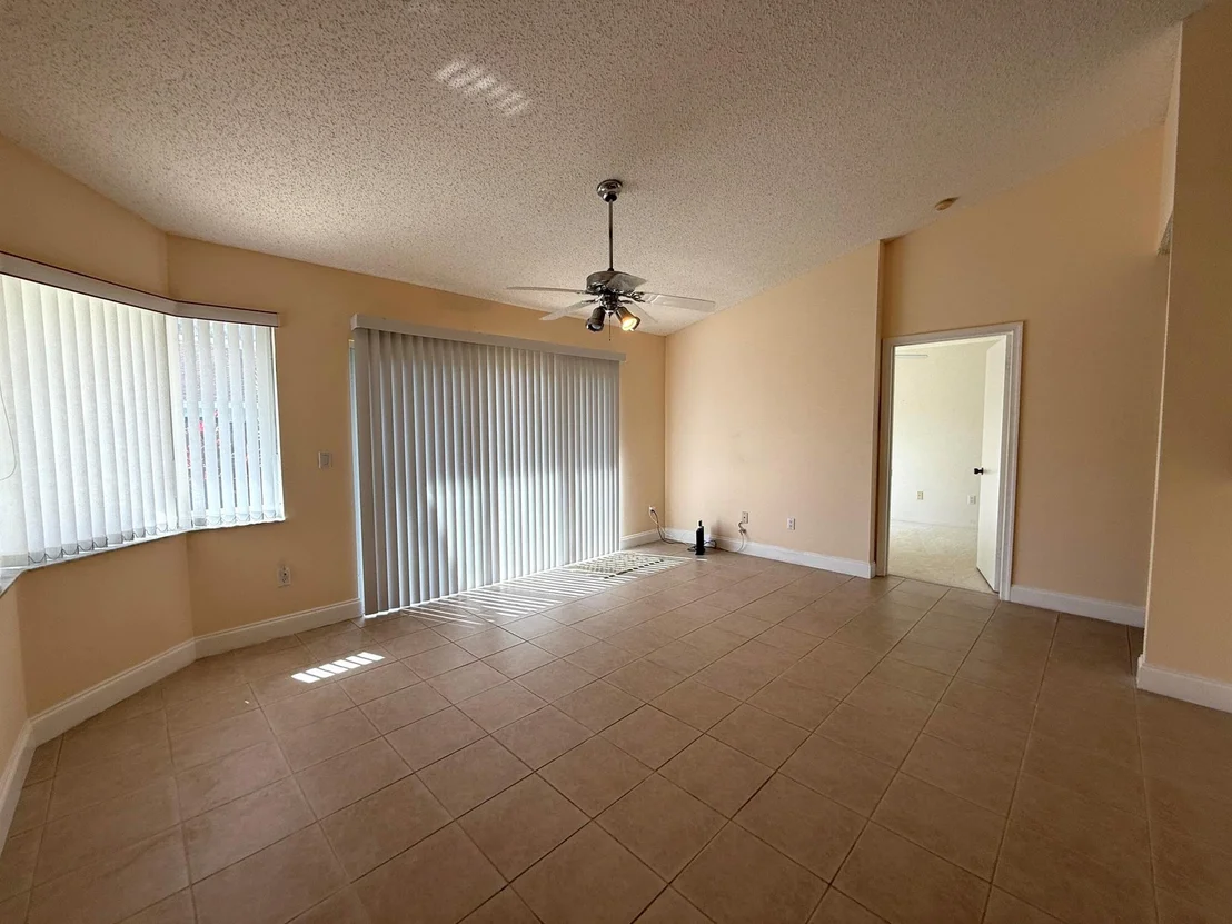 Photo of 330 Oregon Lane