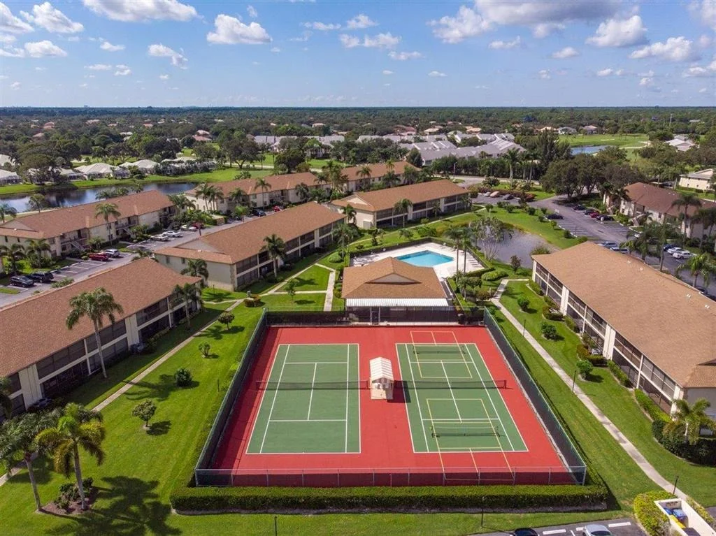 Photo of Unit A at 502 Pinecrest Circle