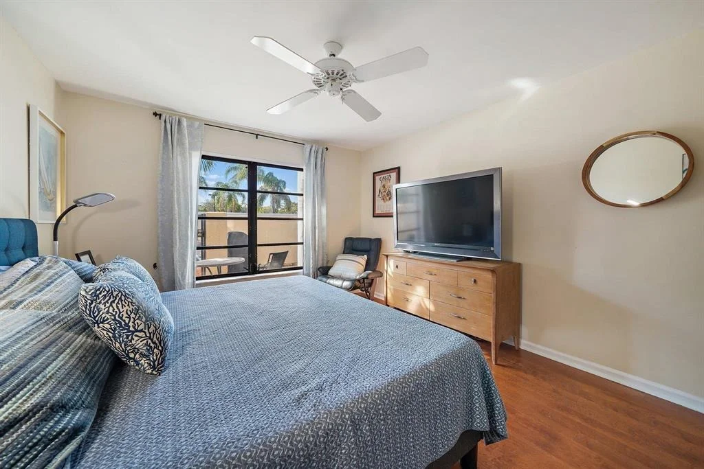 Photo of Unit 106E at 300 N Highway A1a