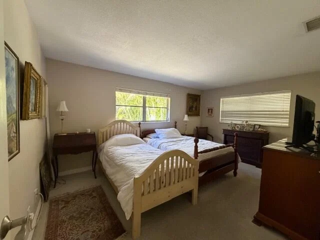 Photo of 394 Evergreen Avenue
