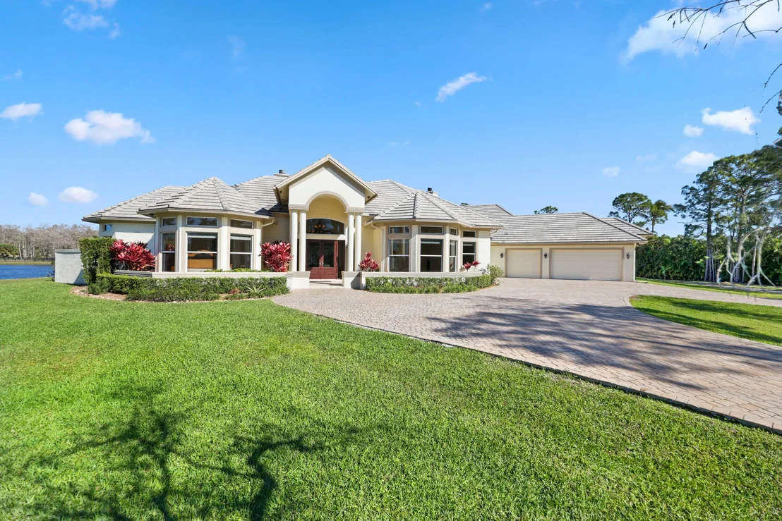 Photo of 11581 Manatee Terrace