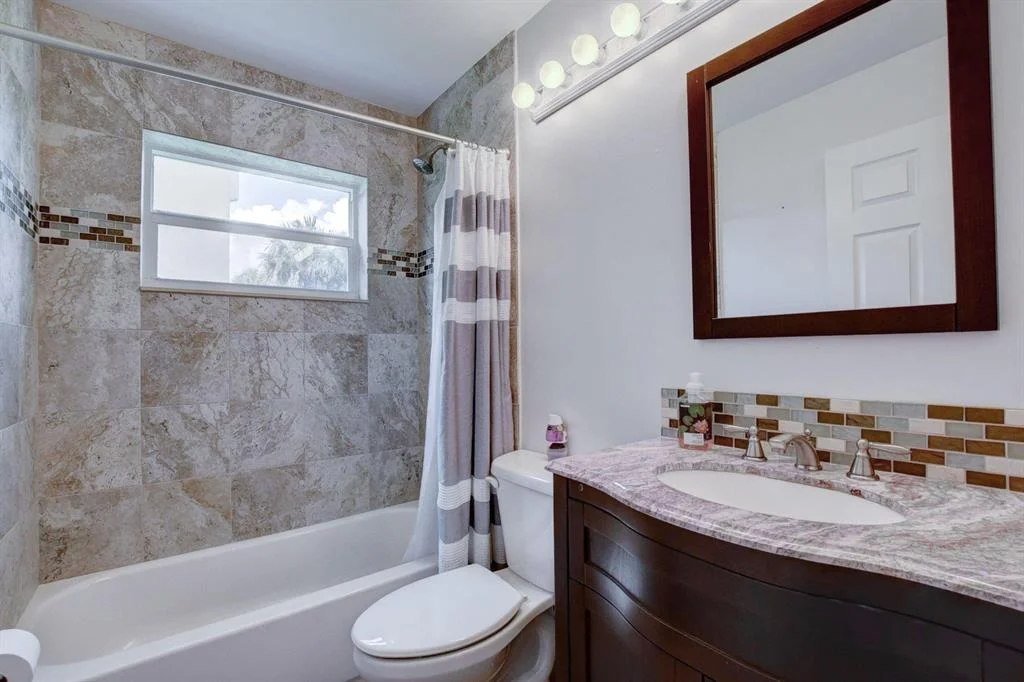 Photo of 11080 Lakeaire Circle
