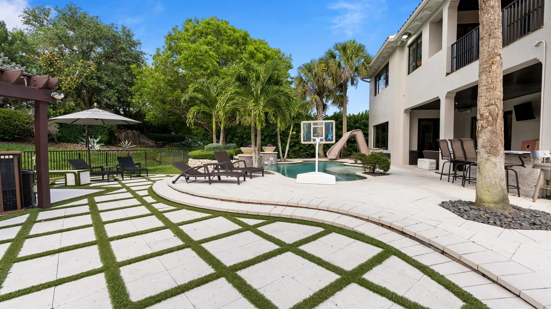 Photo of 9521 Eden Manor