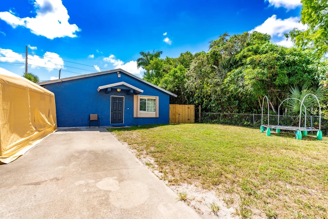Photo of 7723 4th Terrace
