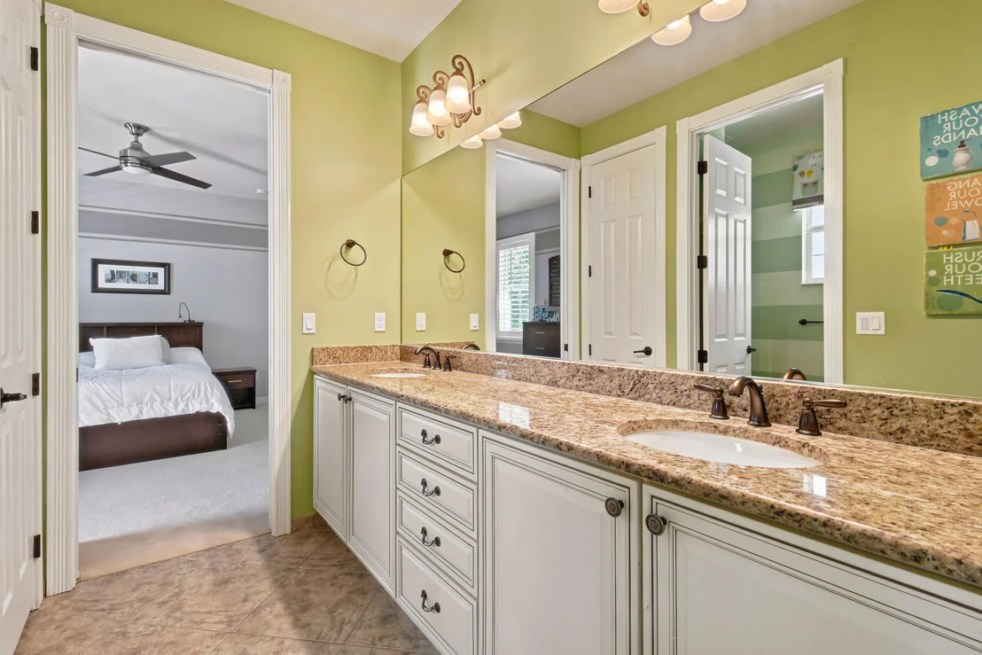 Photo of 2664 Greenway Drive