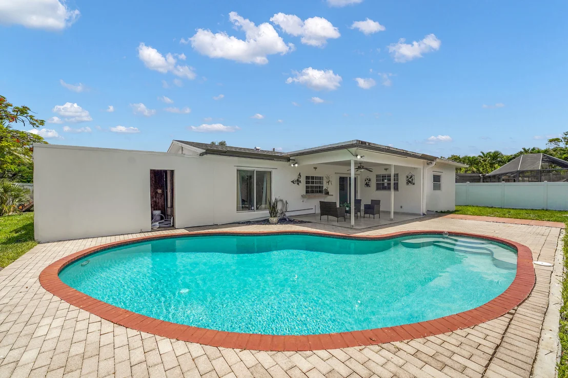 Photo of 555 NW 50TH Place