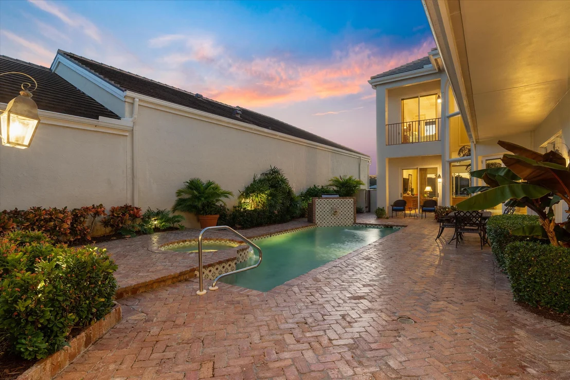 Photo of 602 Oak Harbour Drive