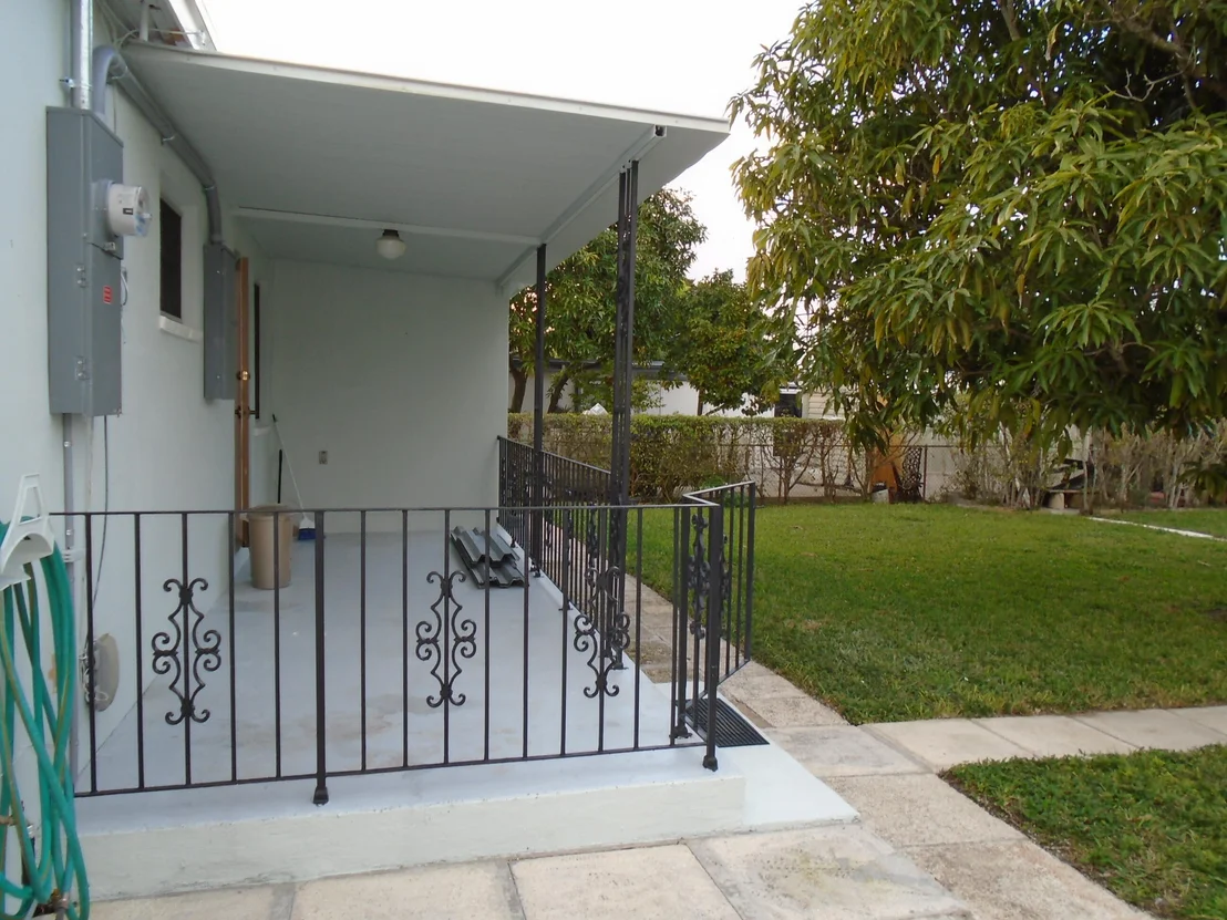 Photo of 831 El Prado