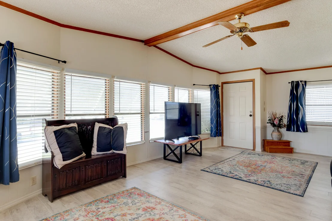 Photo of 901 Oleander Circle