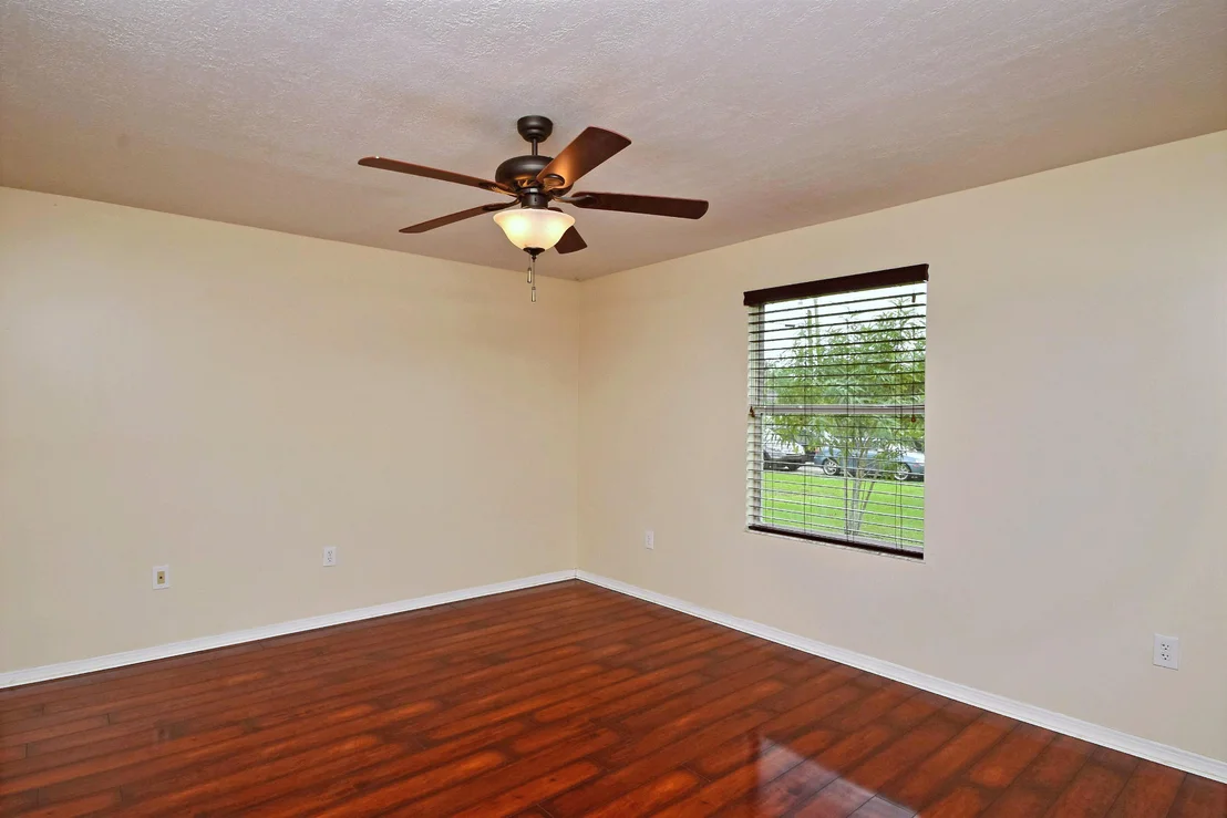 Photo of 5909 Sunset Boulevard