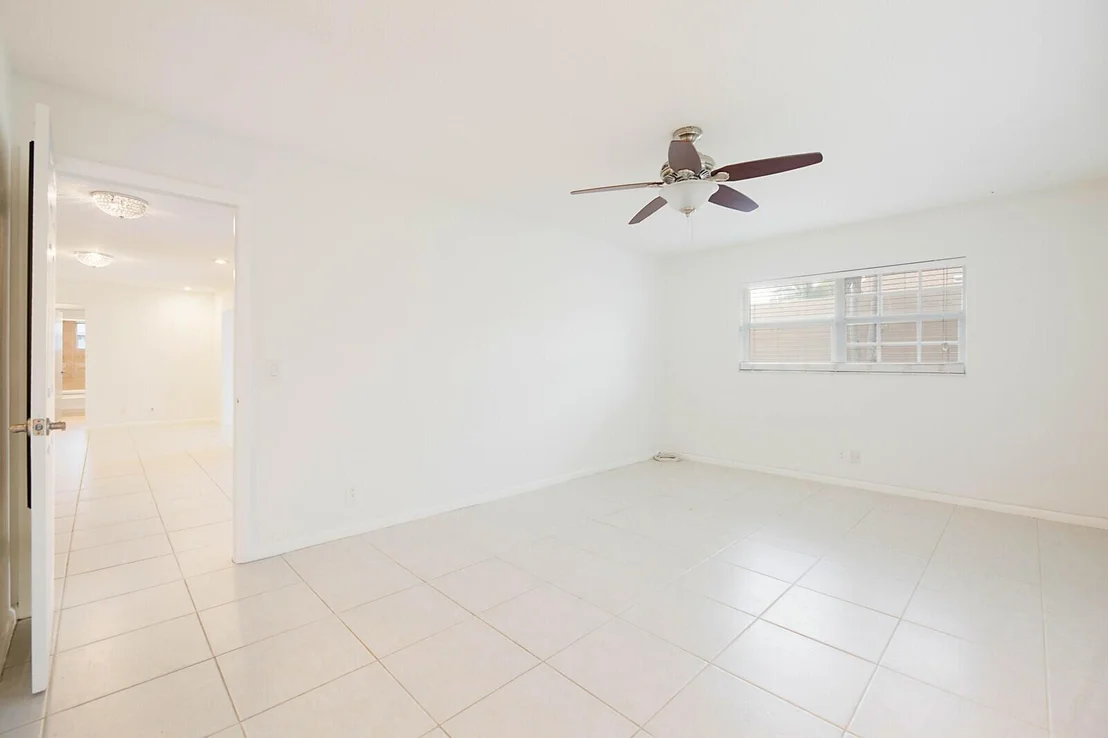 Photo of 643 Lindell Boulevard