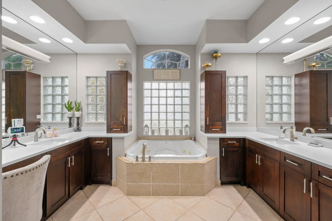 Photo of 10812 Castle Oak Drive