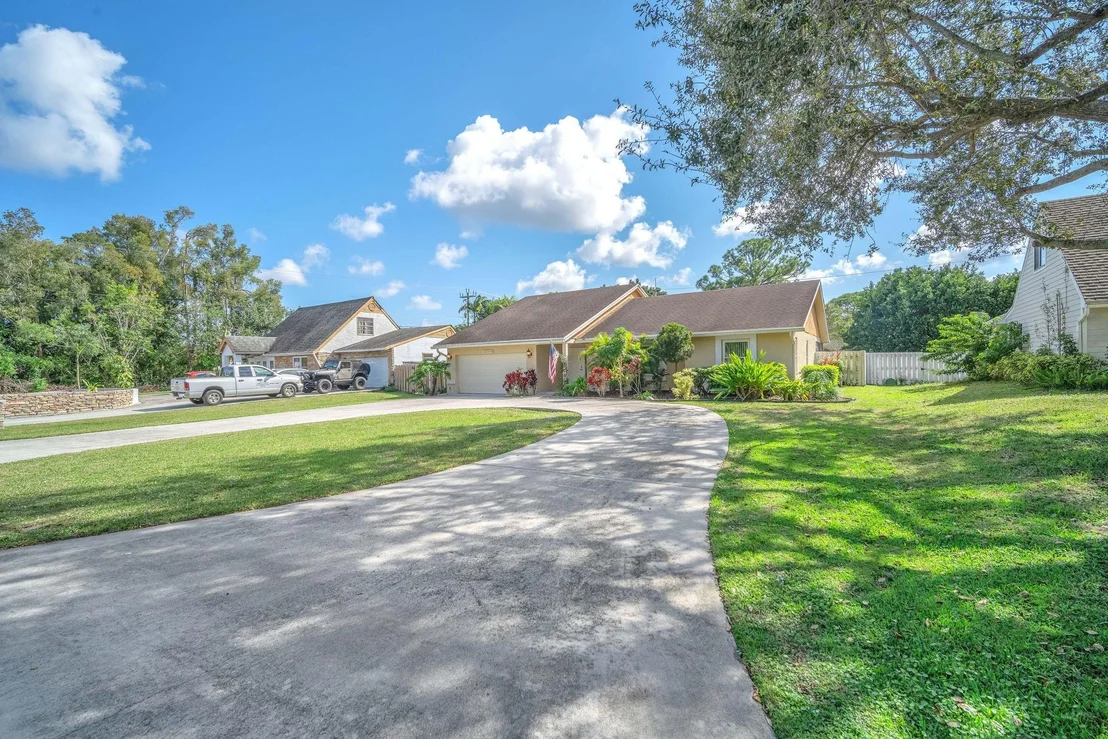Photo of 5054 Beechwood Road