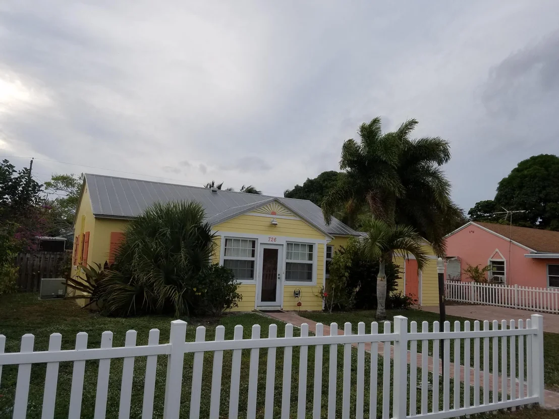 Photo of 726 SE 3rd Avenue